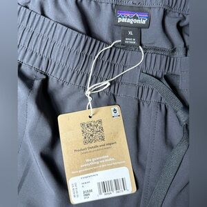 Patagonia Women’s Fleetwith Pants Ink Black NWT Size XL